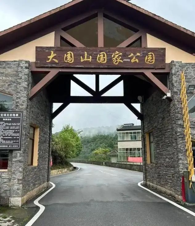 DƬ
